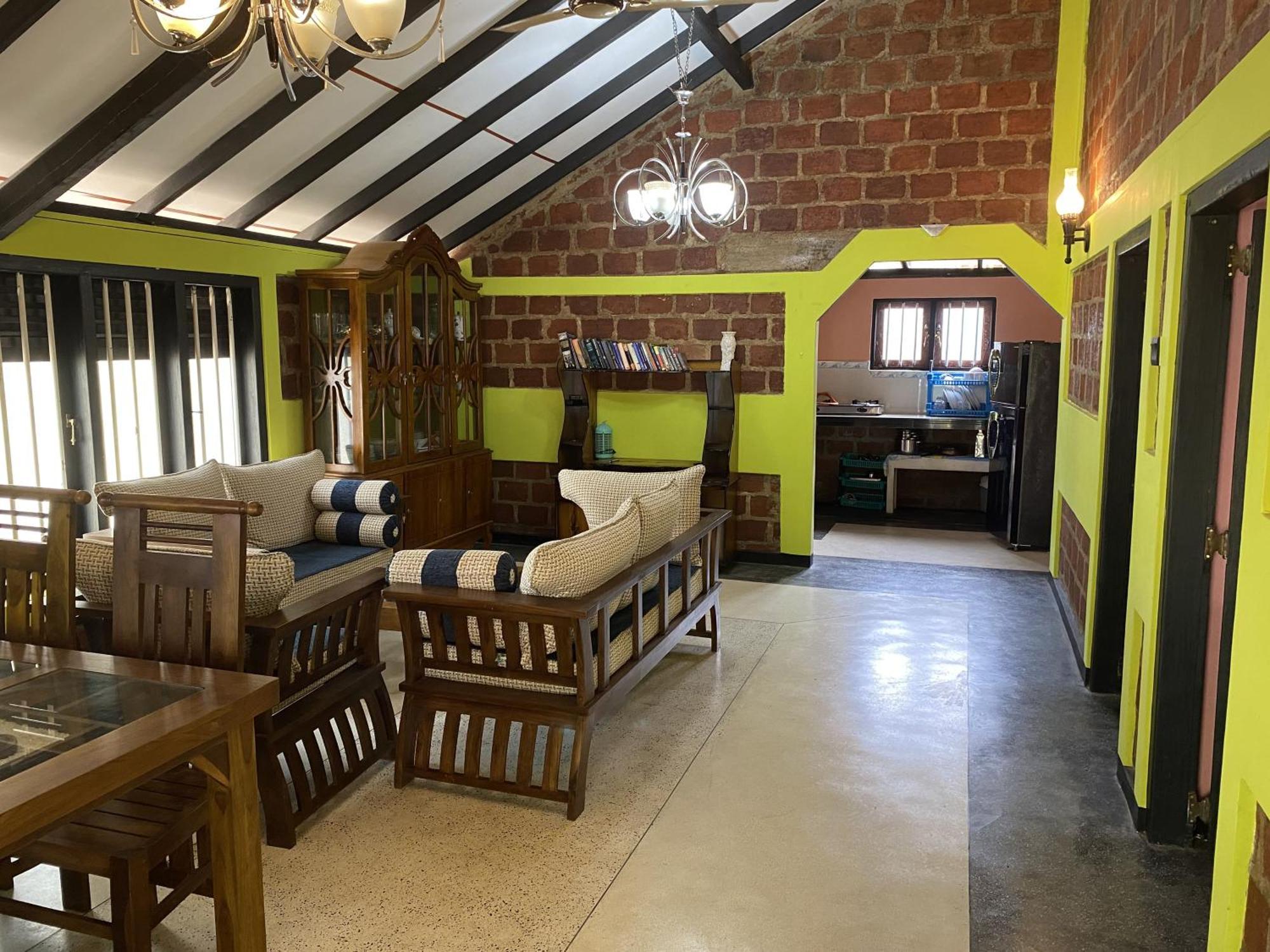 Villa Red Octopus